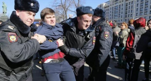 Березовец: митинги в России – это отработка прямого заказа одной из башен Кремля