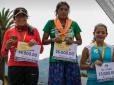 Мексиканка пробігла 50-кілометровий марафон в сандалях зі старих шин і спідниці (фото)