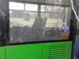 Невідомі обстріляли тролейбус в столиці України