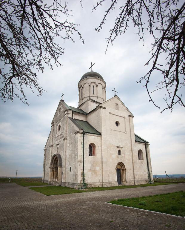 Церковь святого Пантелеймона, село Шевченково, Ивано-франковская область. Фото с сайта wikipedia.org
