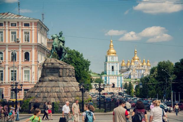 Вид с Софийской площади на Михайловский собор. Фото из flickr-аккаунта juahedc