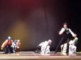 Казахський театр заманює глядачів танцюючим вождем пролетаріату (відео)