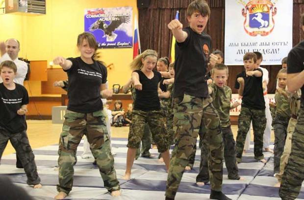 Community Outreach Academy: Демонстрация боевого карате в школе Community Outreach Academy, Сакраменто