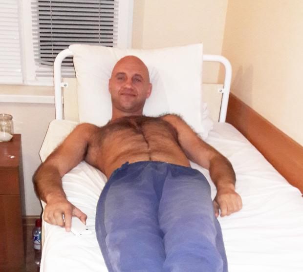 После ранения Алексей лечился в стационаре больше трех месяцев. Фото автора