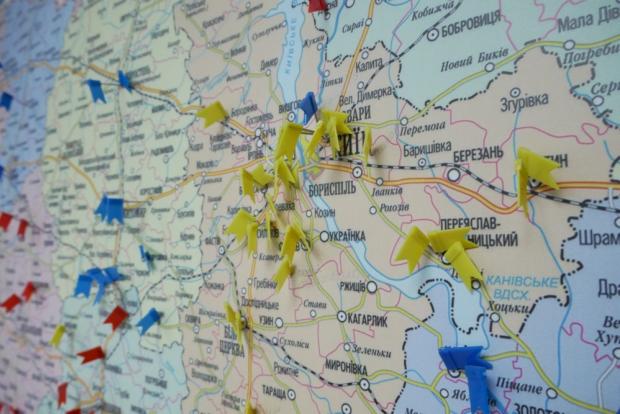  Контакты КПУ по всему миру отражены на карте, которая висит в офисе Симоненко