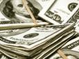 Долари під матрацом, депозит чи облігації: Економіст розповів, як українці зберігають гроші