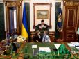 Які думки роїлись у голові президента? Володимир Зеленський у день Святого Миколая зустрівся з двома сиротами, батьки яких загинули на Донбасі