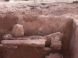 Служанка у ногах та немовля: Археологи розкопали загадкове поховання родини, віком 2,5 тис. років (фото)