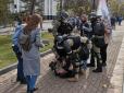 Б’ють кийками та валять на асфальт: Поліцаї Путіна провели в Хабаровську найжорсткіший розгін мітингу за весь час протестних акцій