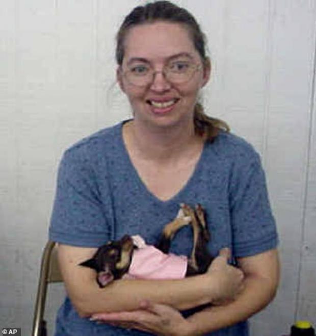 Міністерство юстиції США оголосило в п'ятницю, що засуджена вбивця Ліза Монтгомері (на фото) буде страчена 8 грудня смертельною ін'єкцією