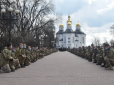 Загинув як справжній офіцер: Чернігів зворушливо попрощався з земляком, котрий поклав свою голову на Донбасі (фото та відео)