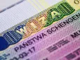 Зробили це не Польща та країни Балтії: Кількість шенгенських віз, виданих росіянам торік, зросла на чверть