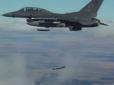 Пускають вже не тільки у протиповітряний захист: Як F-16 ПС ЗСУ завдає ударів високоточними американськими бомбами по російських позиціях у Курській області (вiдео)