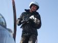 Відвів свій пошкоджений F-16 від населеного пункту, пожертвувавши власним життям:  Під час відбиття нічної атаки смертю героя загинув український льотчик