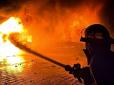 Руйнування логістики загарбників: У Волгоградській області РФ внаслідок атаки БПЛА горить залізнична станція (відео)
