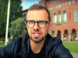 Раніше був ведучим тревел-шоу: Зеленський нагородив орденом відомого українського блогера