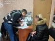 У Києві матір піддавала тортурам 9-річного сина, різала, калічила, морила голодом та змушувала голим спати у туалеті
